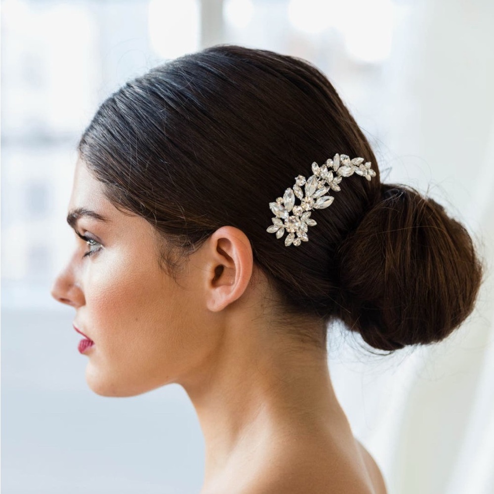 Brides & Hairpins Cameo Comb
